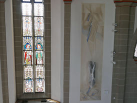 Malerischer Spiegel an der gotischen Madonna in St. Crescentius (Foto: Karl-Franz Thiede)